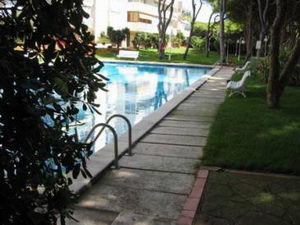 Piscina de los apartamentos BERMAR PARK de Gavà Mar